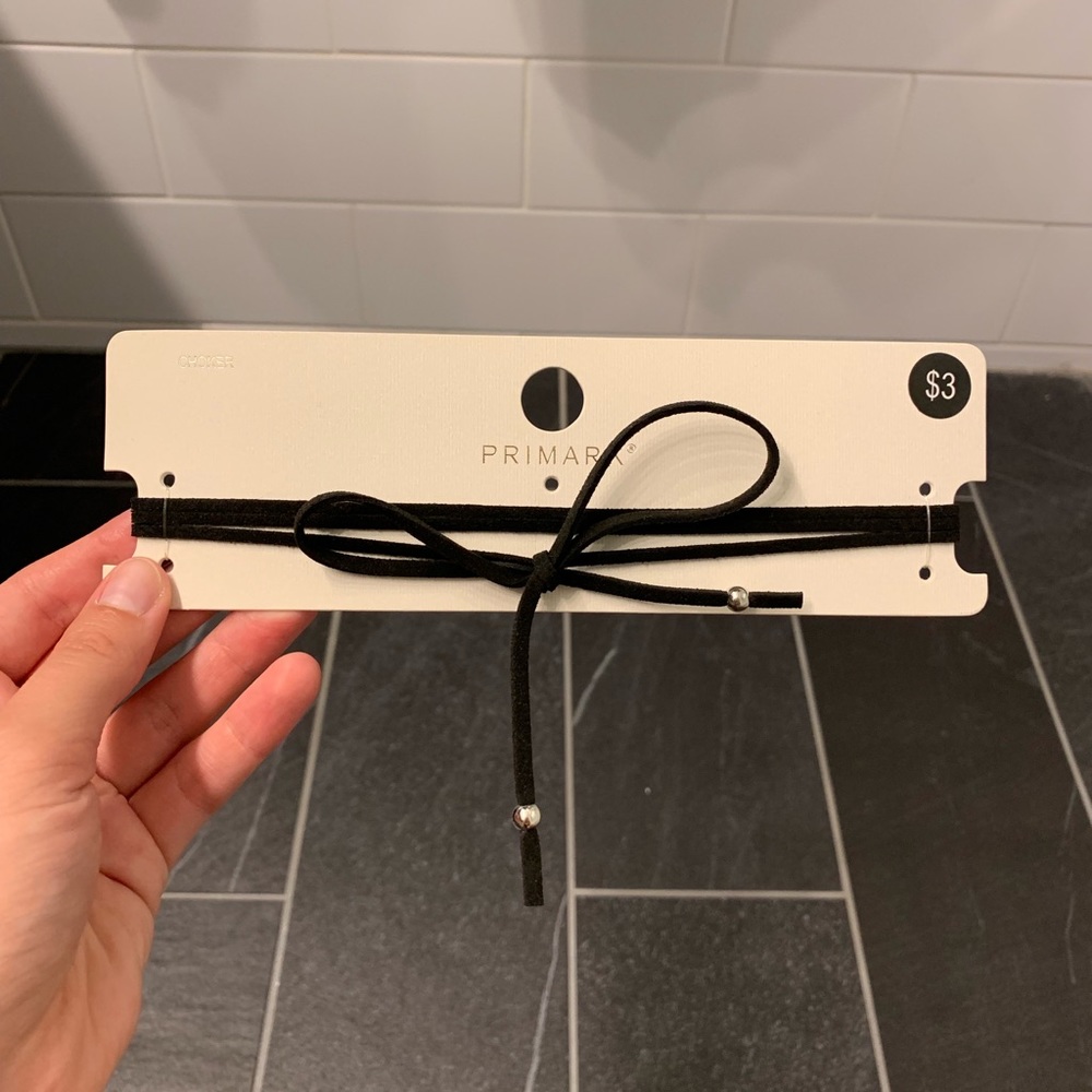 Brand new choker